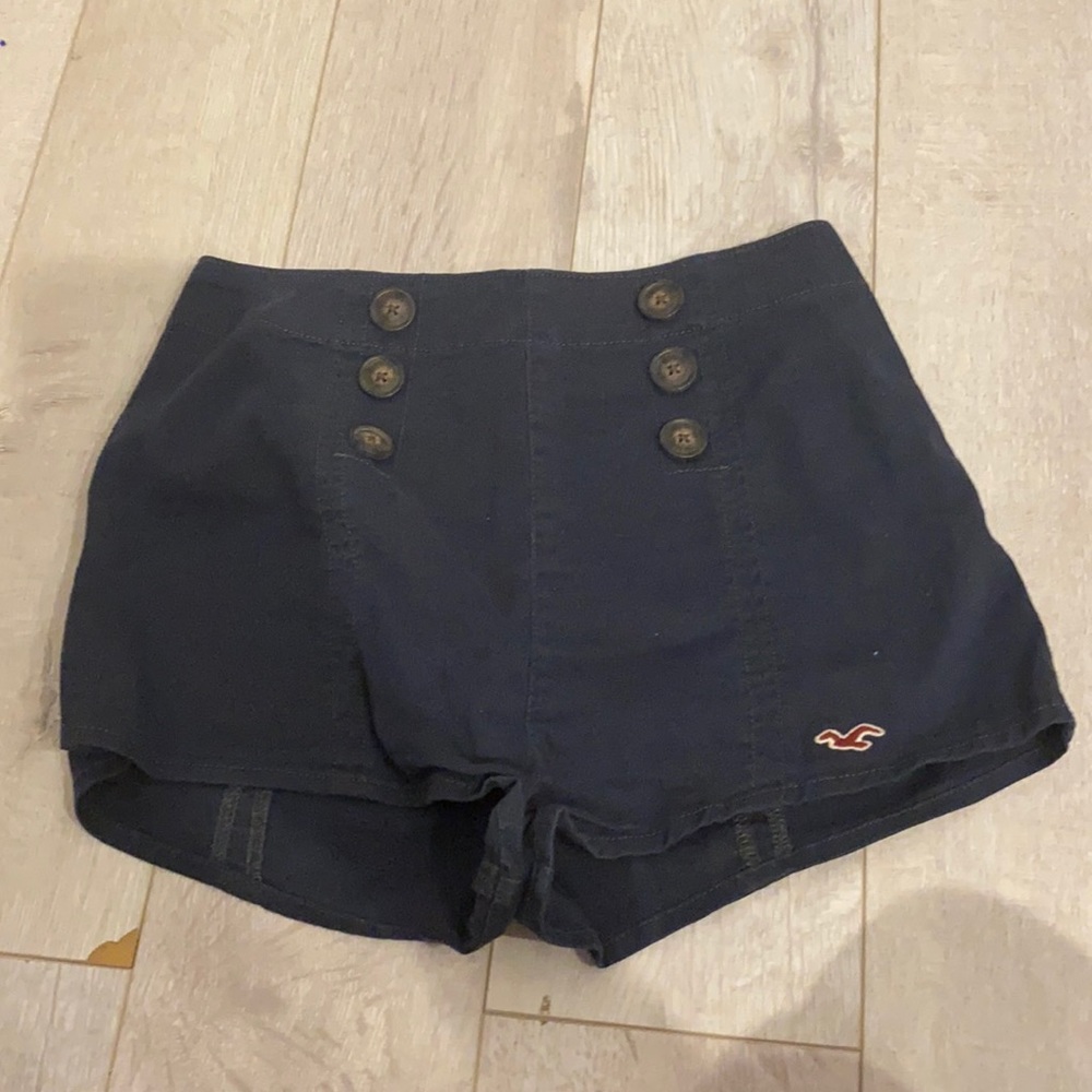 High waisted Hollister shorts with zip in the back